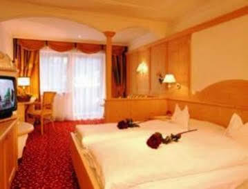 Dorfer Alpine&charming Hotel Selva di Val Gardena